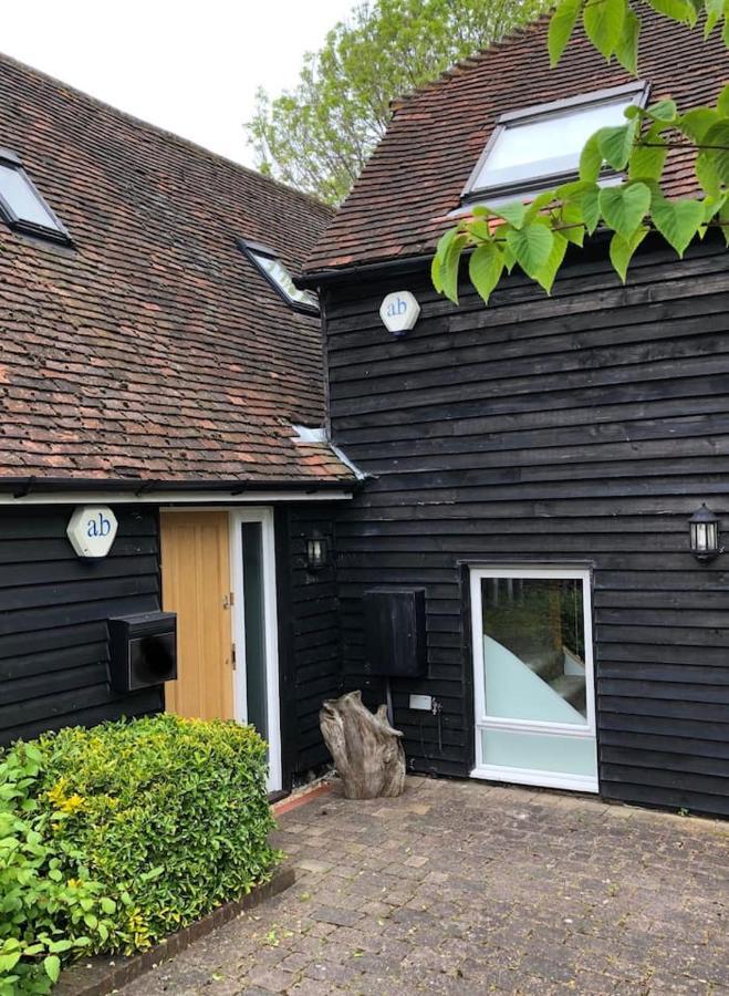 The Barn House Lägenhet Cranleigh Exteriör bild