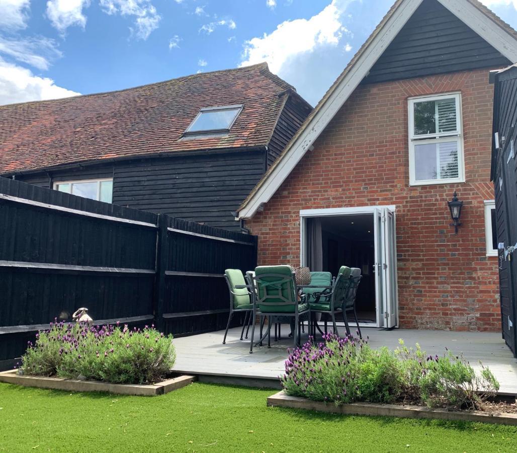 The Barn House Lägenhet Cranleigh Exteriör bild